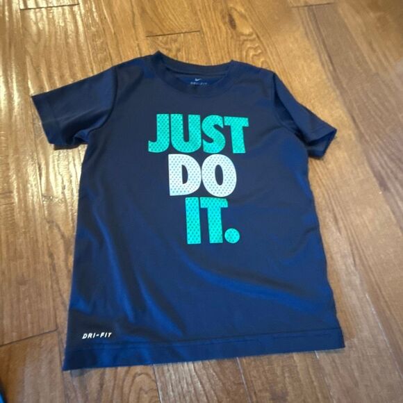 Boys Nike size 6/7 tshirt muscle tank bundle - Picture 7 of 9